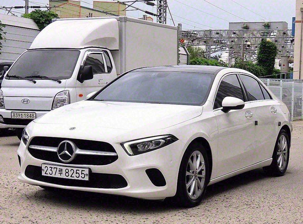 벤츠 A 클래스 A220 해치백 사진 3