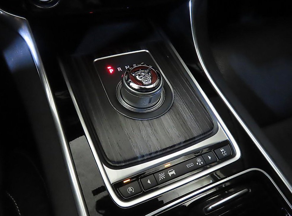 재규어 XF 3.0 S AWD 사진 12