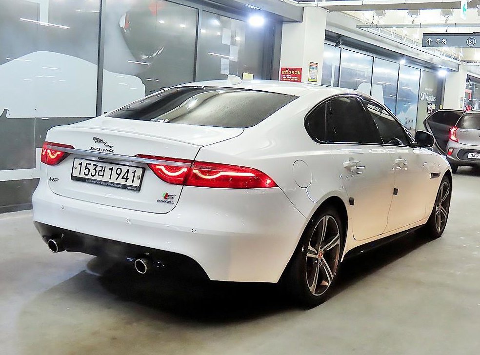 재규어 XF 3.0 S AWD 사진 4