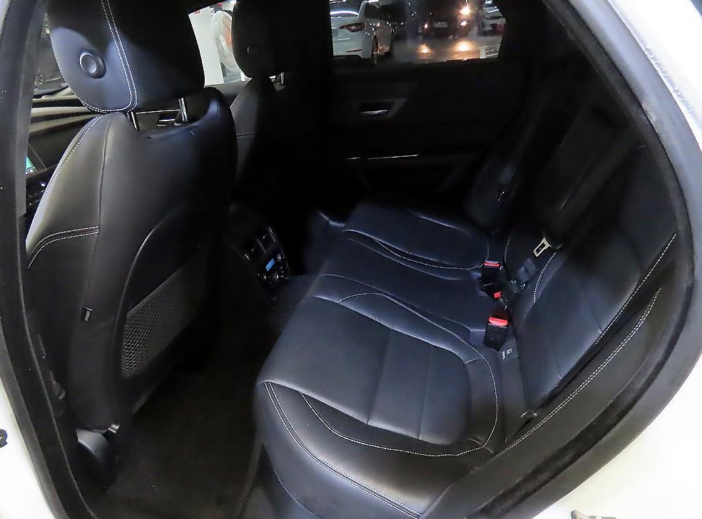 재규어 XF 3.0 S AWD 사진 7