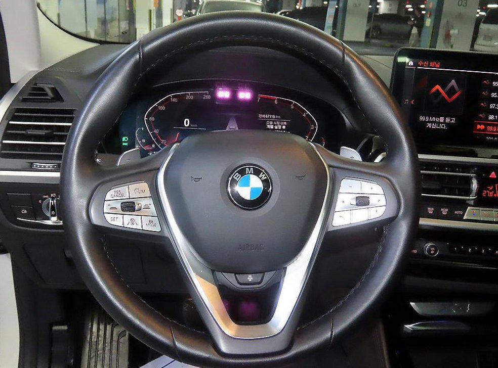 BMW X4 xDrive 20i xLine 사진 8