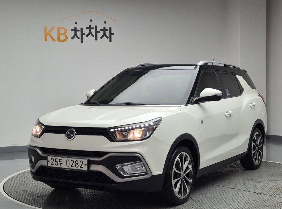 KG모빌리티(쌍용)  티볼리 2WD 디젤 1.6 IX 사진 2