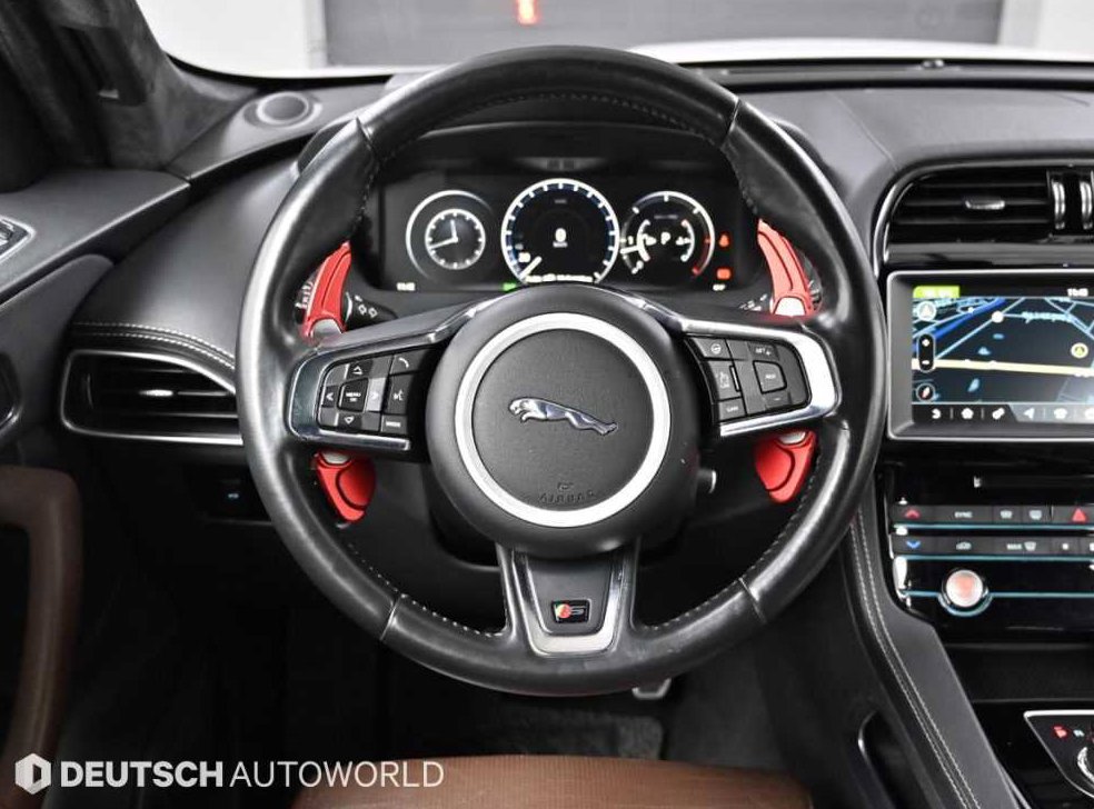 재규어 F-PACE 30d S 사진 13