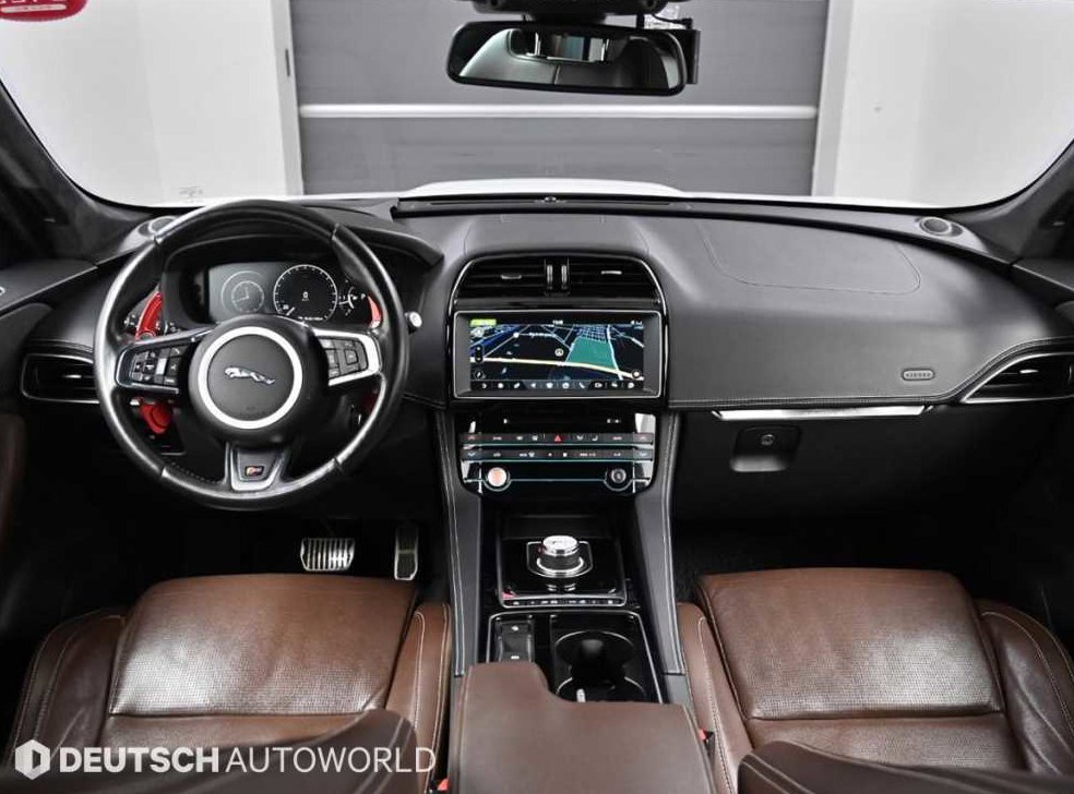 재규어 F-PACE 30d S 사진 7