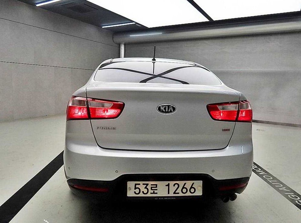기아 프라이드 4DR 1.6GDI 럭셔리 사진 3