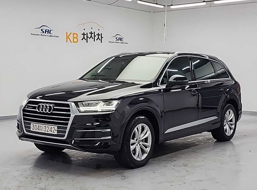 아우디 Q7 45 TFSI 콰트로