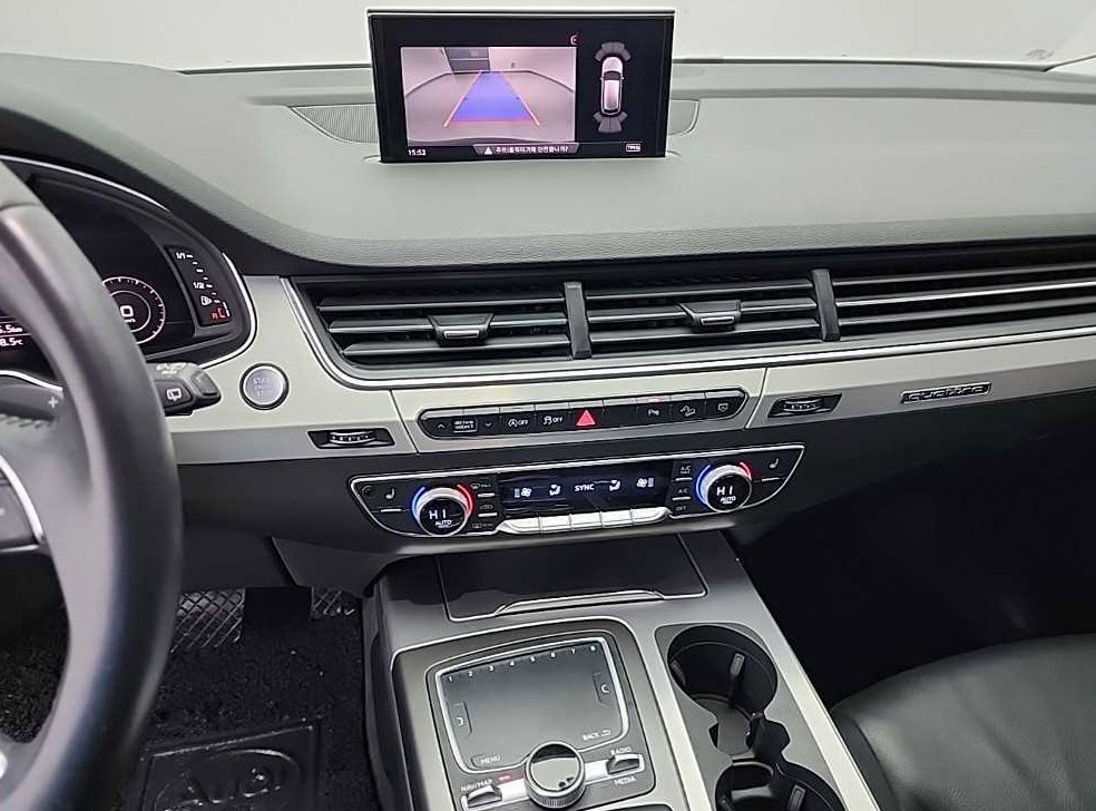 아우디 Q7 45 TFSI 콰트로 사진 10