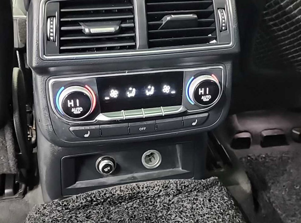 아우디 Q7 45 TFSI 콰트로 사진 13