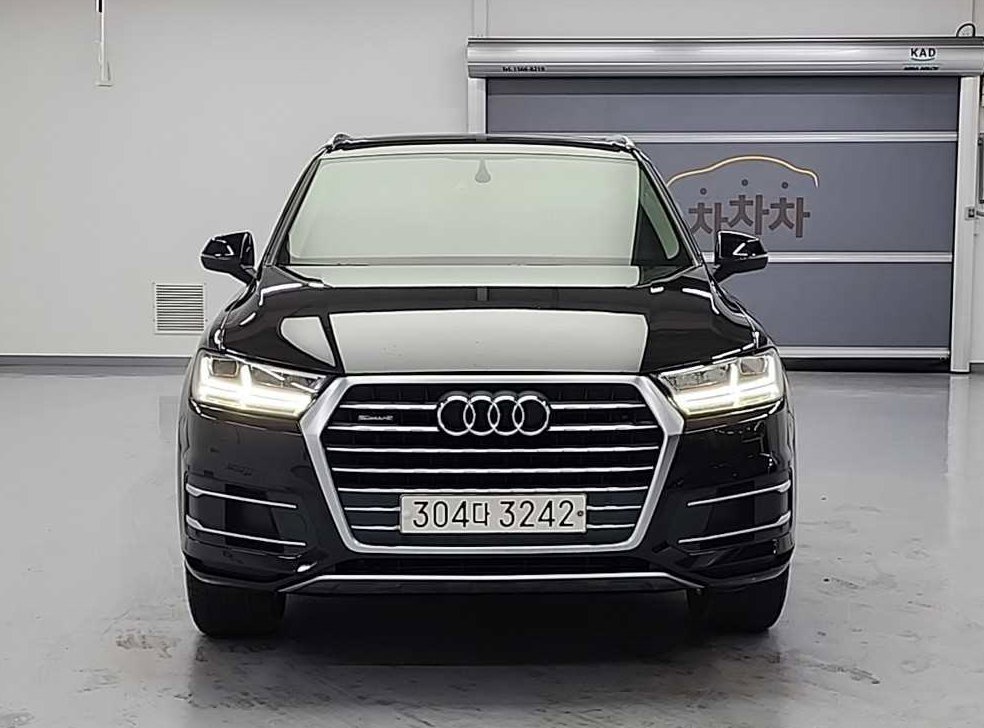 아우디 Q7 45 TFSI 콰트로 사진 2