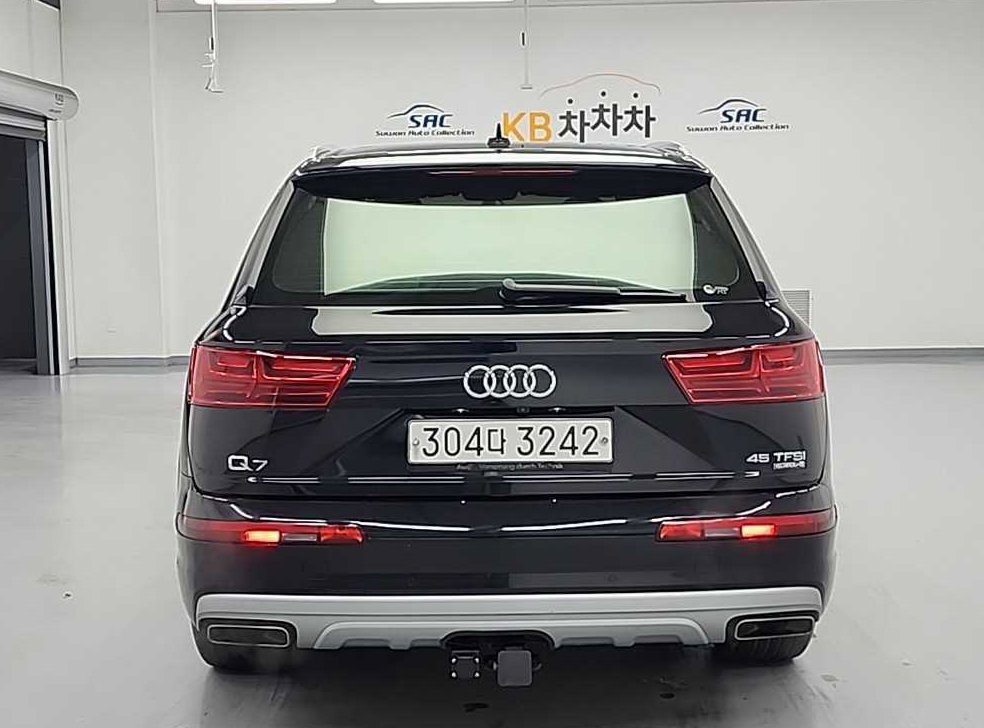아우디 Q7 45 TFSI 콰트로 사진 3