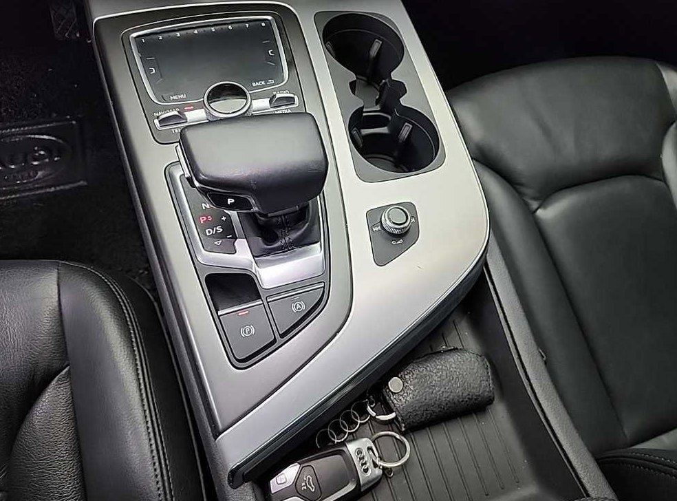 아우디 Q7 45 TFSI 콰트로 사진 8