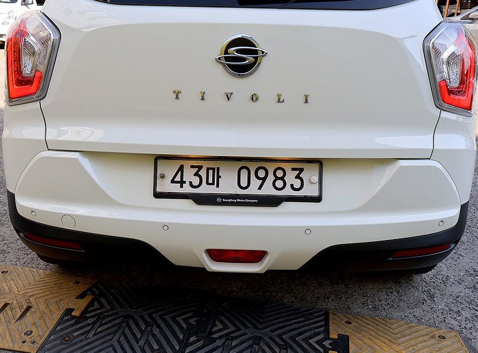 KG모빌리티(쌍용)  티볼리 가솔린 2WD 1.6 LX 사진 17