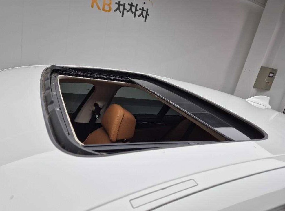 BMW 5시리즈 520i 럭셔리 사진 13