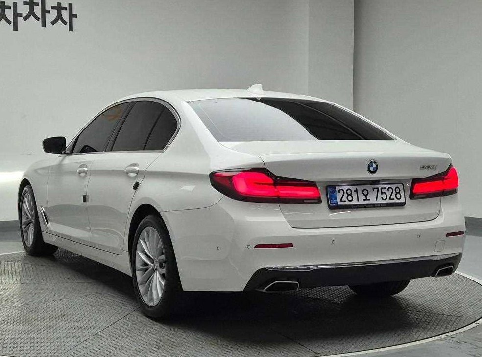 BMW 5시리즈 520i 럭셔리 사진 2