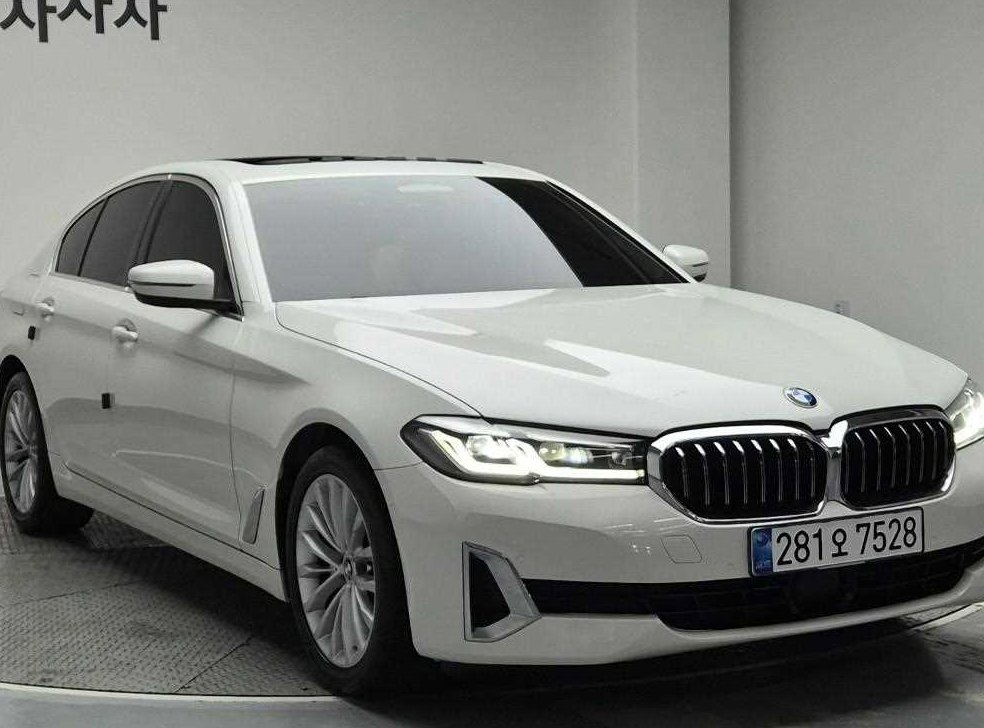 BMW 5시리즈 520i 럭셔리 사진 4