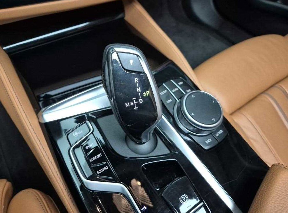 BMW 5시리즈 520i 럭셔리 사진 8