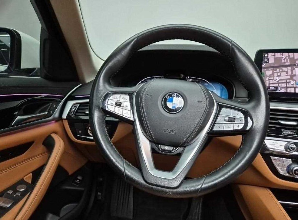 BMW 5시리즈 520i 럭셔리 사진 9