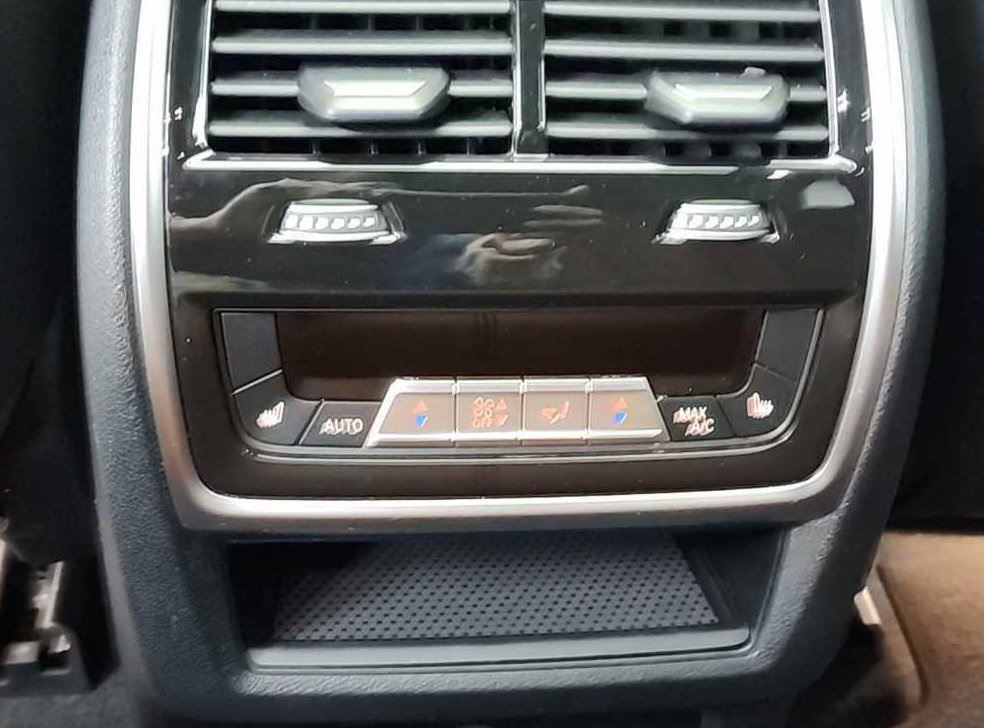 BMW X5 M50i 사진 13