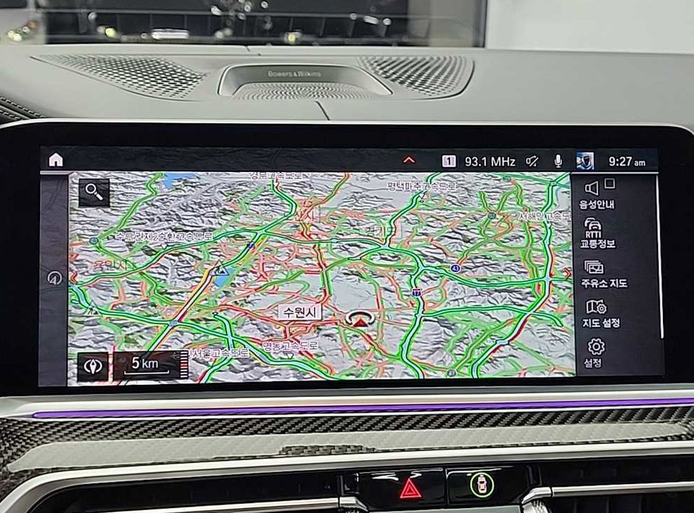 BMW X5 M50i 사진 15