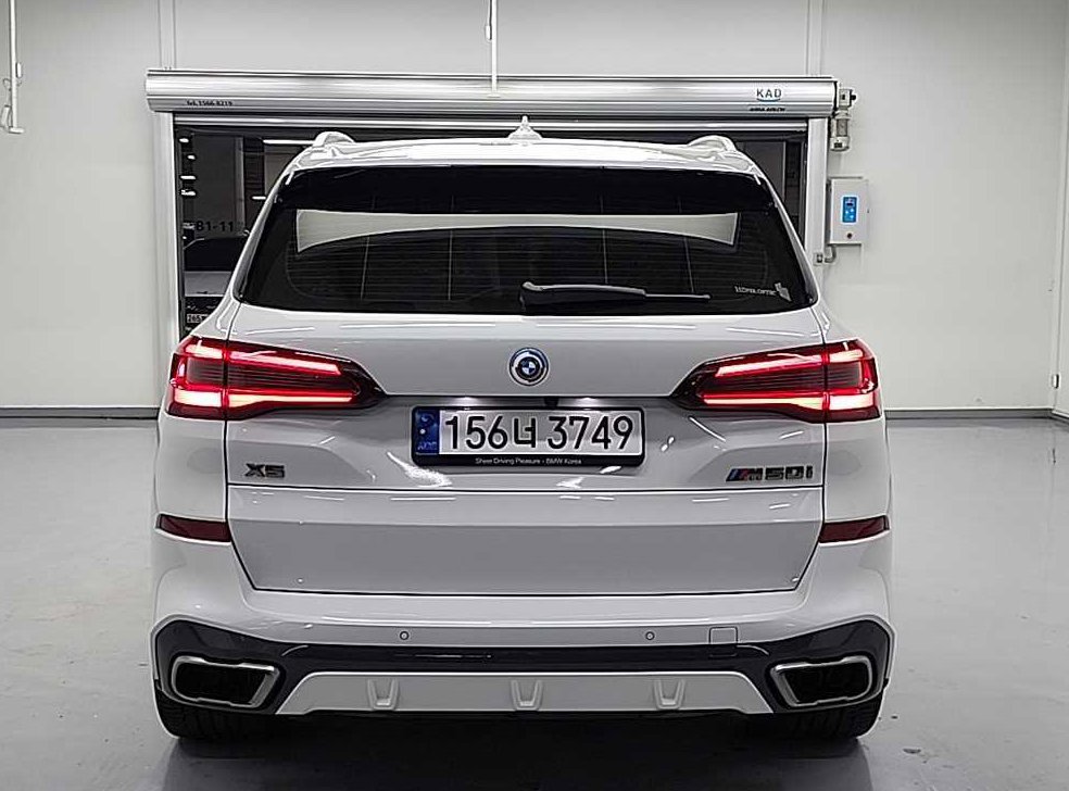 BMW X5 M50i 사진 3