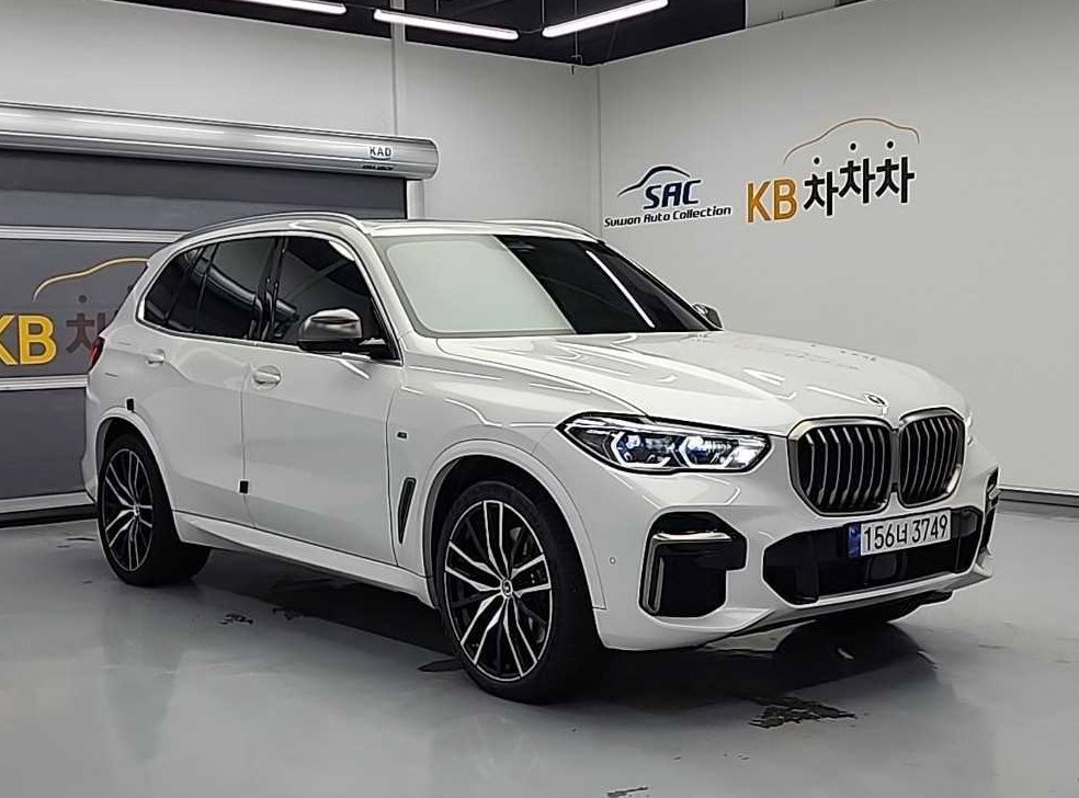 BMW X5 M50i 사진 4