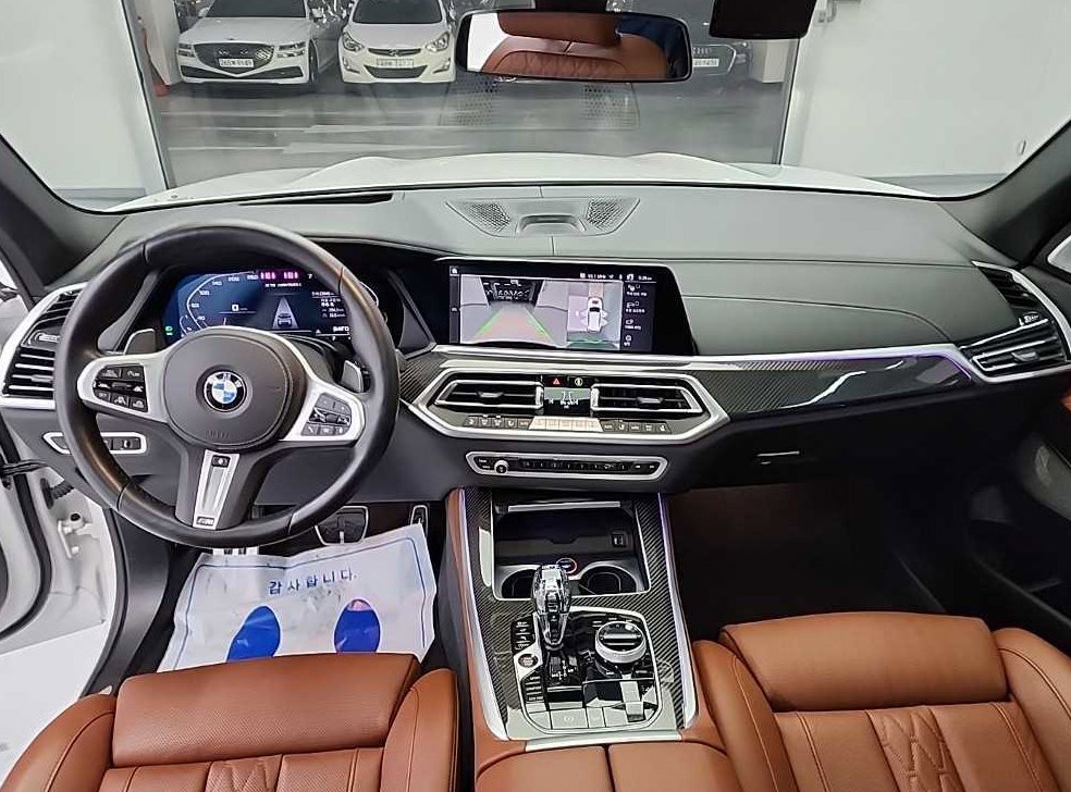 BMW X5 M50i 사진 7