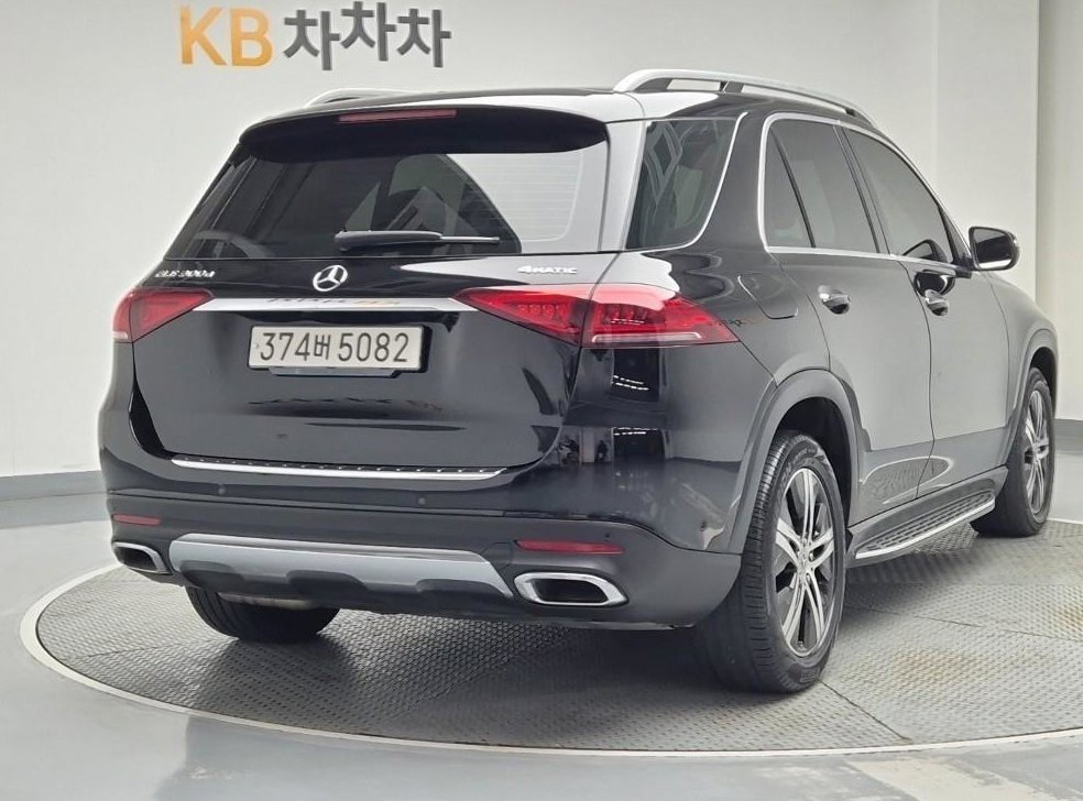 벤츠 GLE 클래스 GLE 300d 4MATIC 사진 3