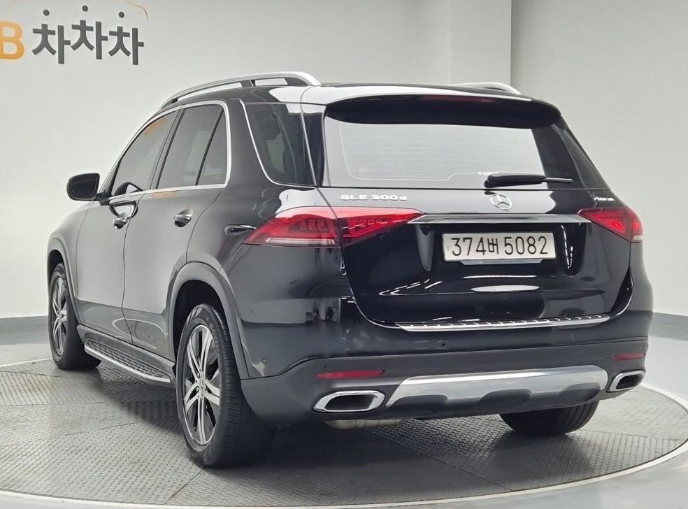 벤츠 GLE 클래스 GLE 300d 4MATIC 사진 4