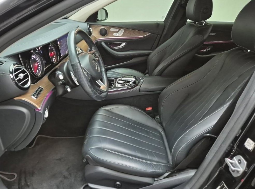벤츠 E 클래스 E220d 4MATIC 익스클루시브 사진 11