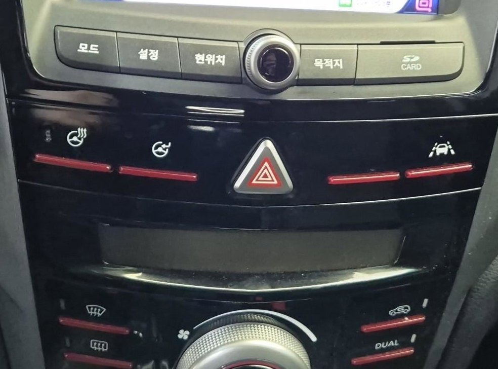 KG모빌리티(쌍용)  티볼리 4WD 가솔린 LX 사진 18
