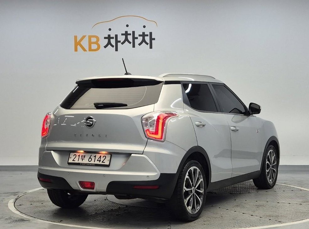 KG모빌리티(쌍용)  티볼리 4WD 가솔린 LX 사진 3