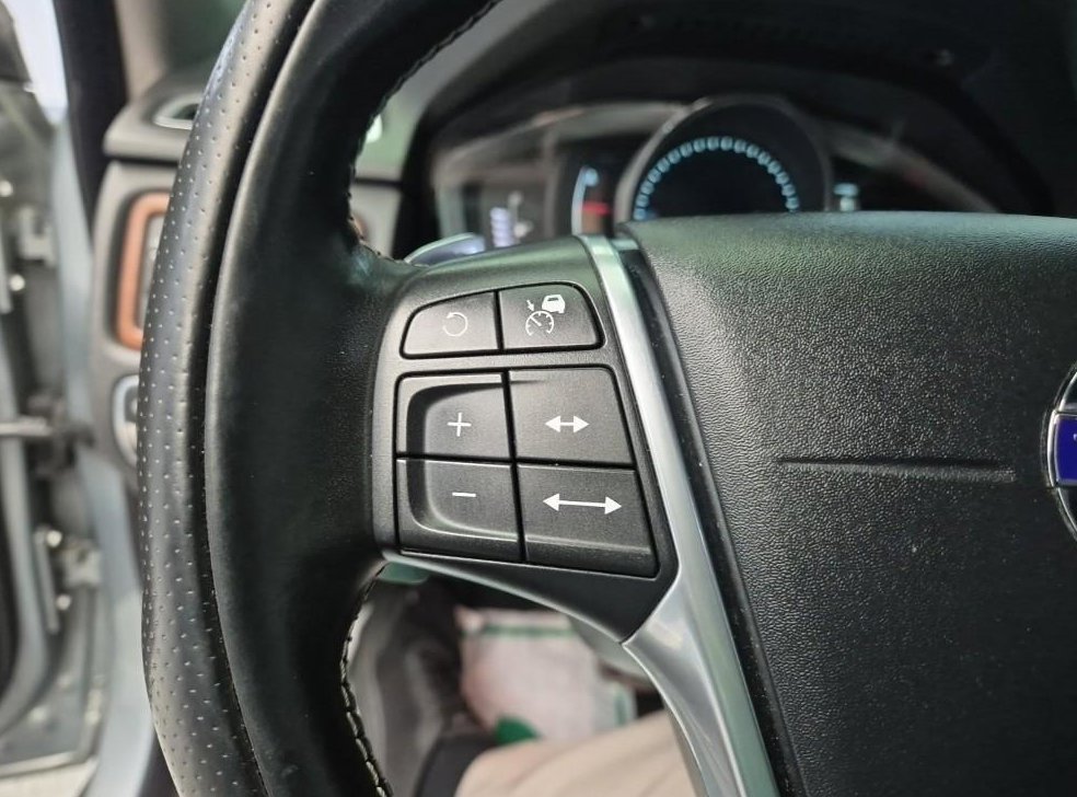 볼보 XC70 D5 사진 16