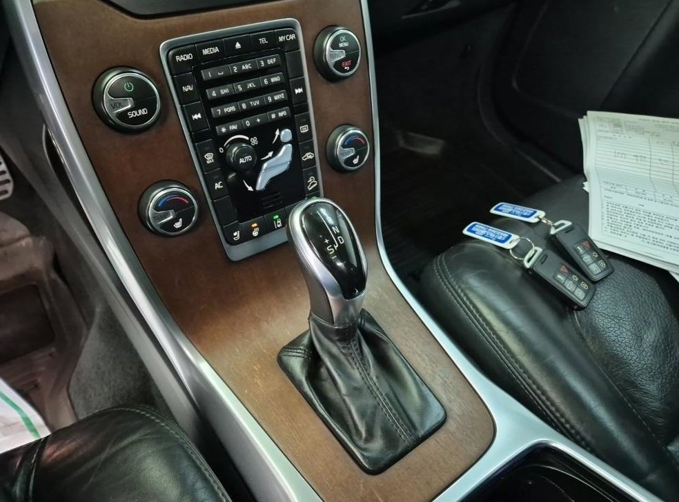 볼보 XC70 D5 사진 8