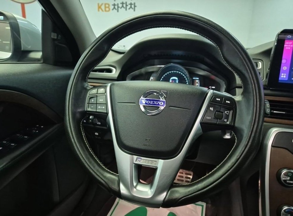 볼보 XC70 D5 사진 9