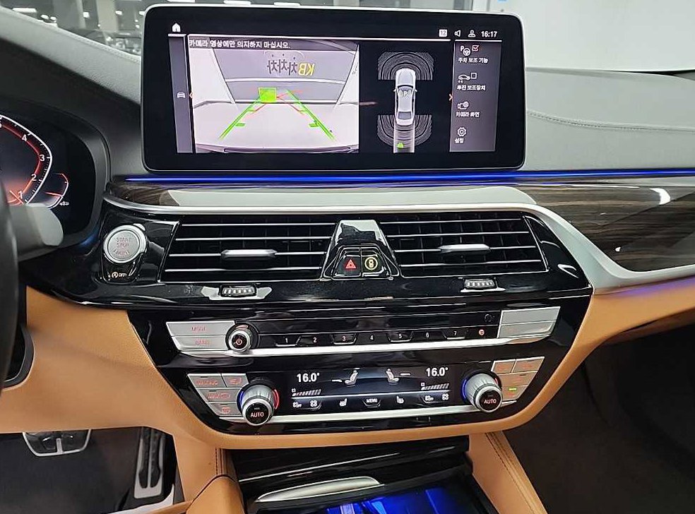 BMW 5시리즈 520i M 스포츠 사진 10