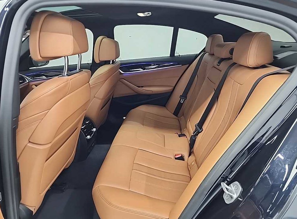 BMW 5시리즈 520i M 스포츠 사진 12