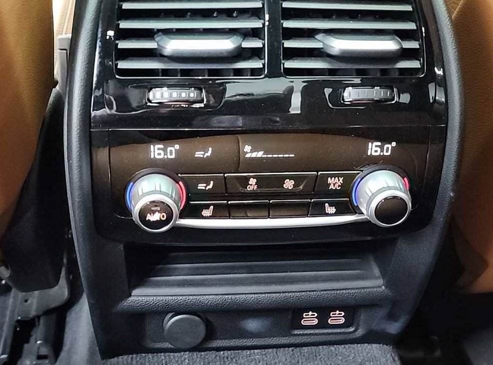 BMW 5시리즈 520i M 스포츠 사진 13