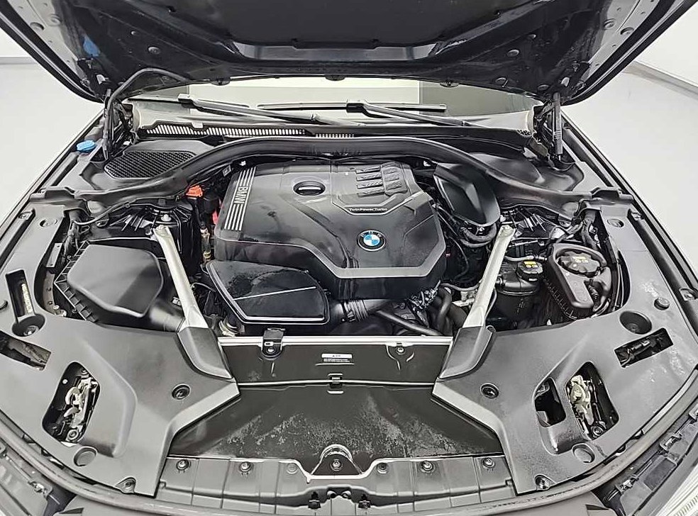 BMW 5시리즈 520i M 스포츠 사진 5