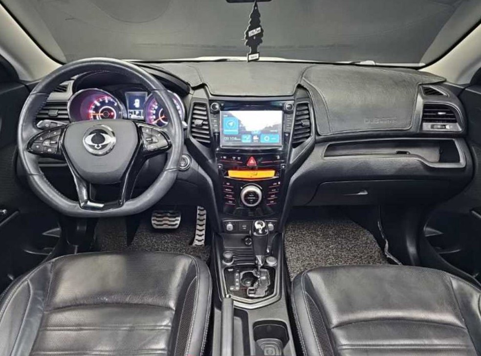 KG모빌리티(쌍용)  티볼리 4WD 디젤 1.6 RX 사진 5