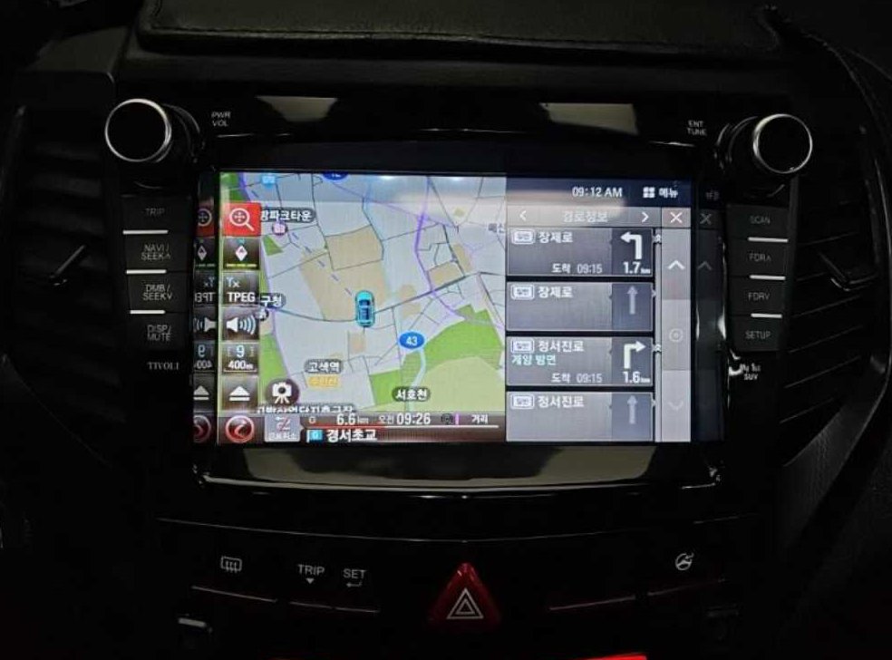 KG모빌리티(쌍용)  티볼리 4WD 디젤 1.6 RX 사진 8