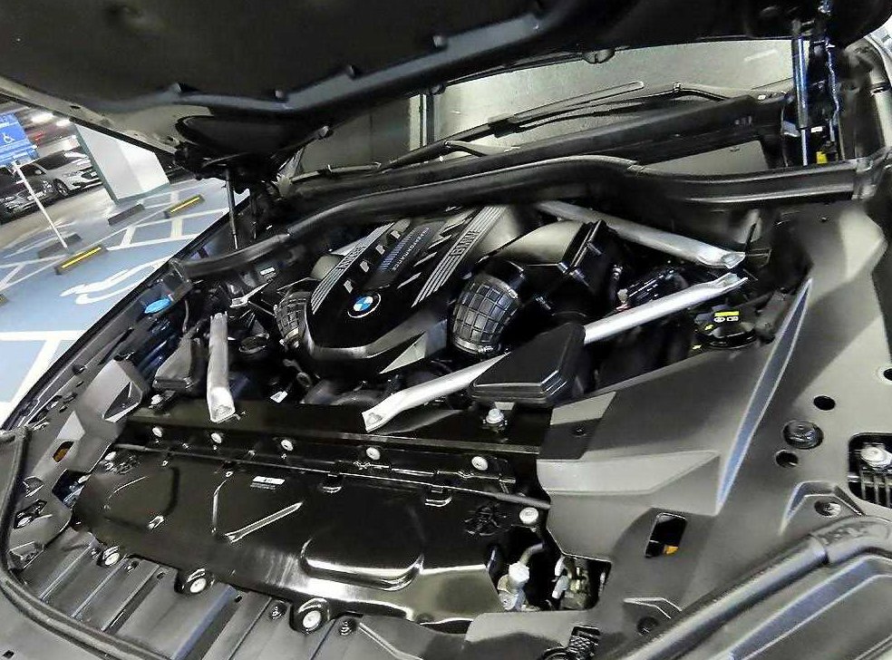BMW X5 M50i 사진 19
