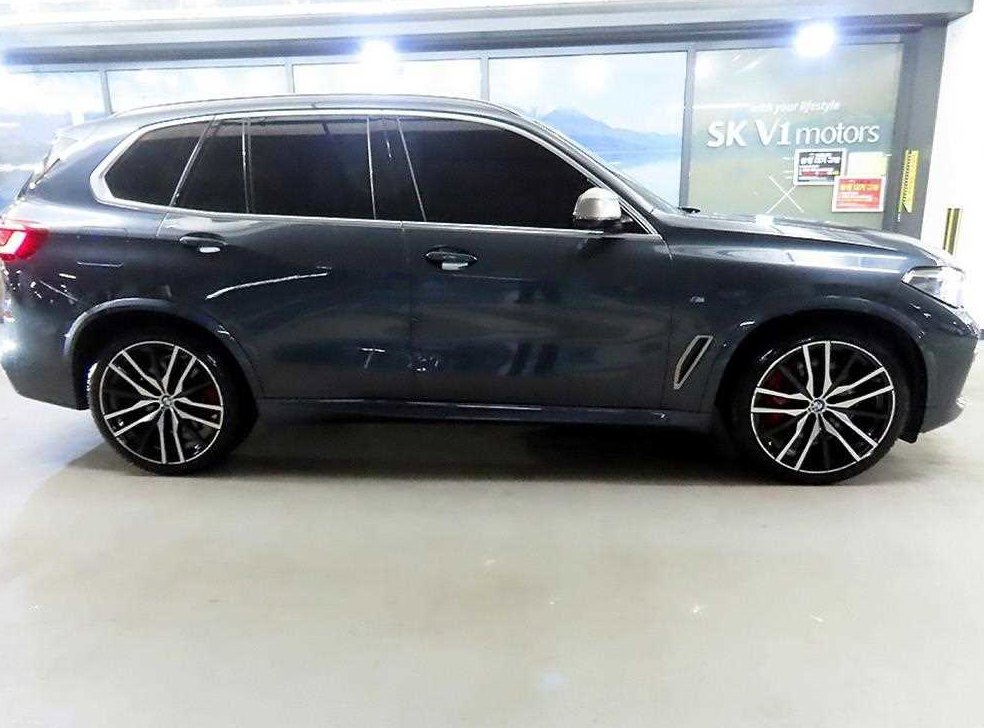 BMW X5 M50i 사진 3