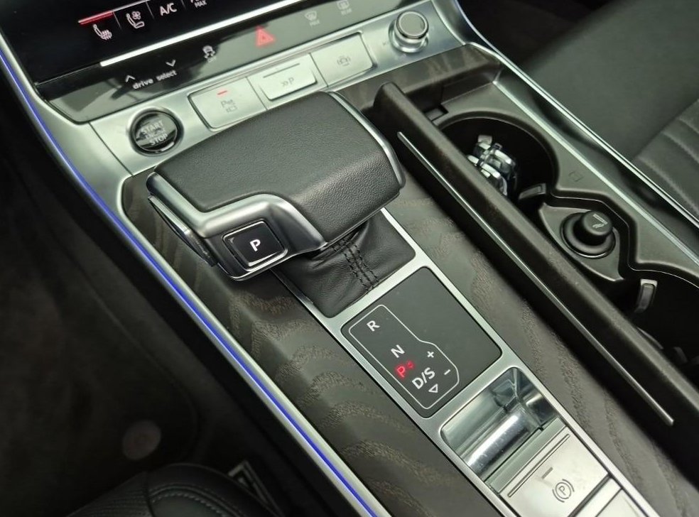 아우디 A6 45 TFSI 콰트로 프리미엄 사진 18