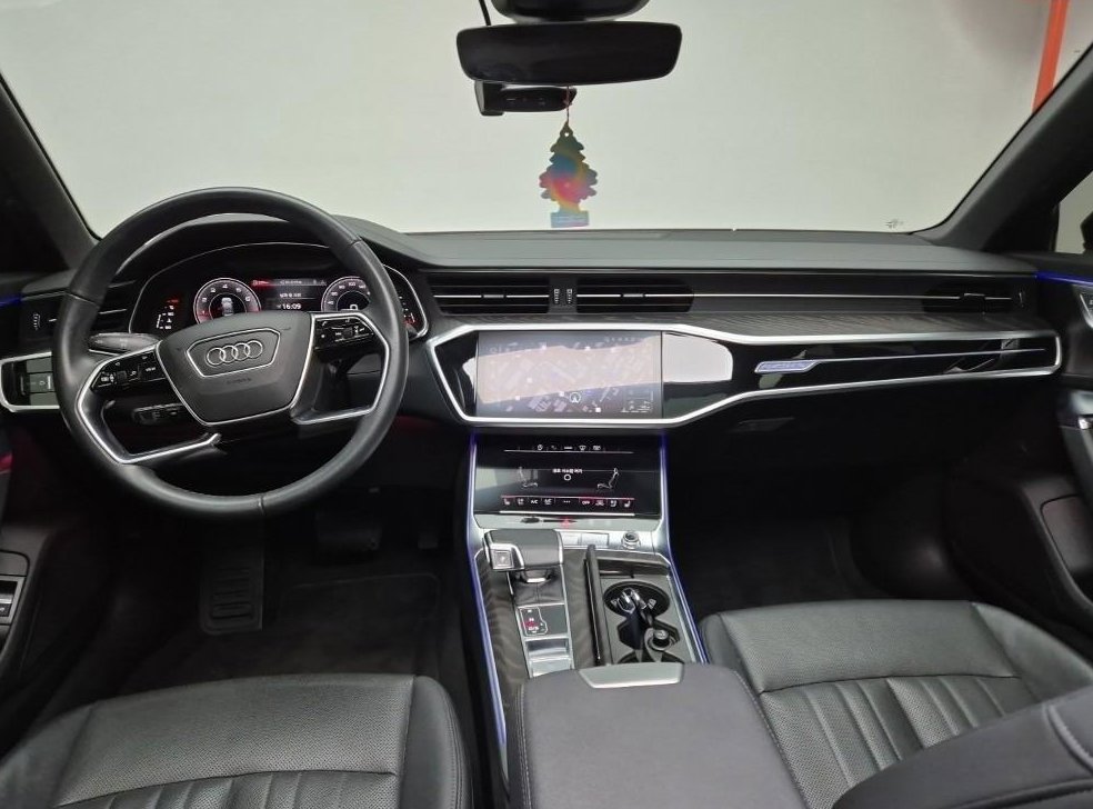 아우디 A6 45 TFSI 콰트로 프리미엄 사진 5