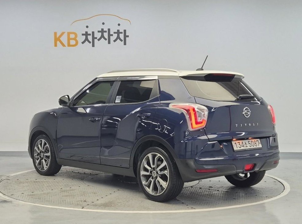 KG모빌리티(쌍용)  티볼리 가솔린 2WD 1.6 LX 사진 2