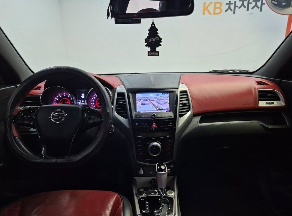 KG모빌리티(쌍용)  티볼리 가솔린 2WD 1.6 LX 사진 6