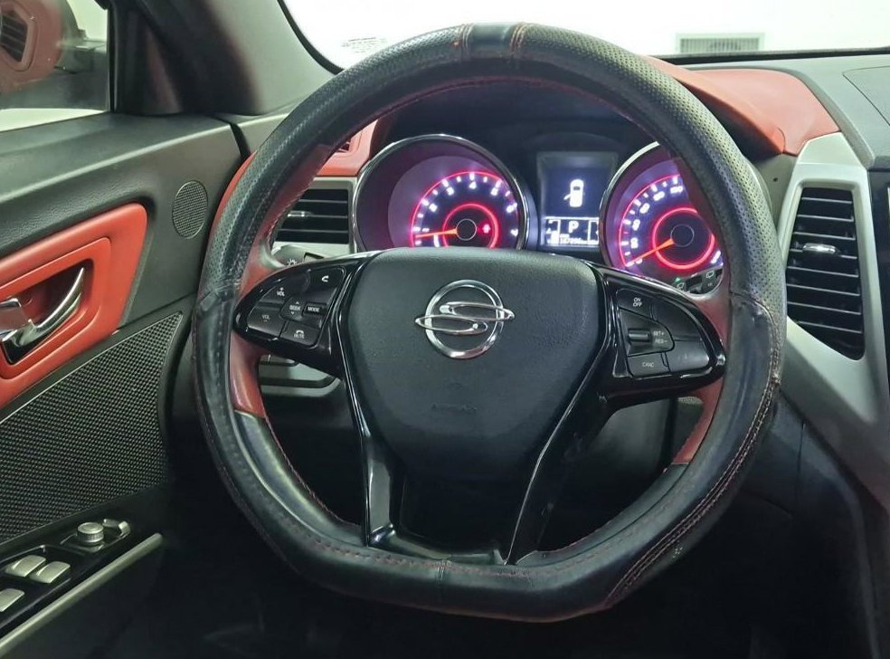 KG모빌리티(쌍용)  티볼리 가솔린 2WD 1.6 LX 사진 8