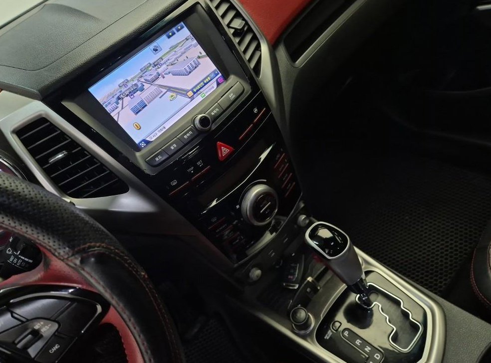 KG모빌리티(쌍용)  티볼리 가솔린 2WD 1.6 LX 사진 9