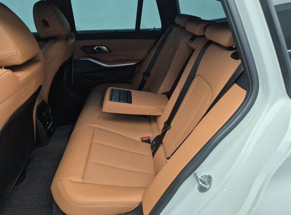 BMW 3시리즈 320d 투어링 M 스포츠 사진 16