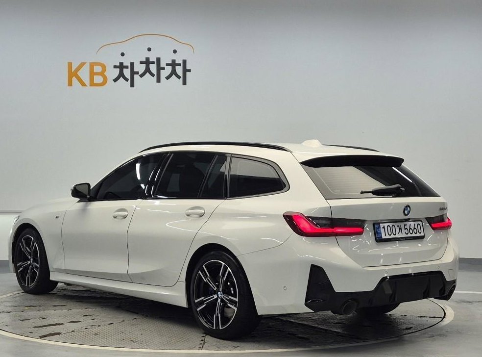 BMW 3시리즈 320d 투어링 M 스포츠 사진 3